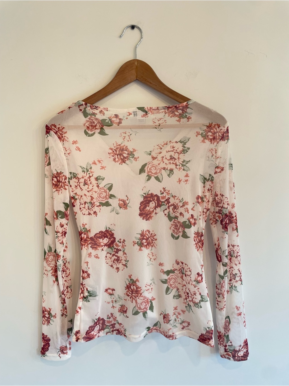Rose Patterned Ruched Mesh Top - Picture 2 of 8